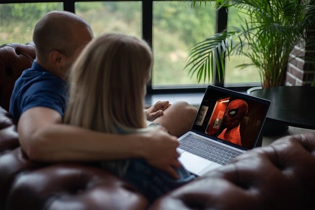 Abonnement IPTV 2026 - Streaming de films et séries sur ordinateur portable